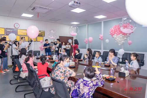 厦门经济交通广播电台走进燕之屋透明工厂,匠心品质获认可