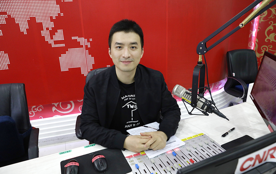 中国之声《中国大舞台》主持人泽华