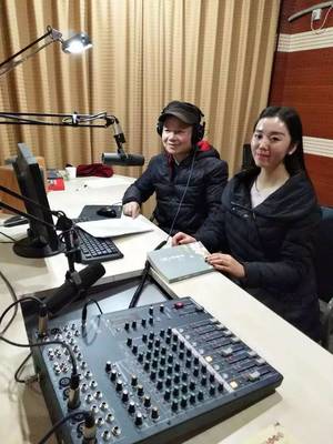 打Call:王国栋受邀蓝田广播电台,走进演播室!